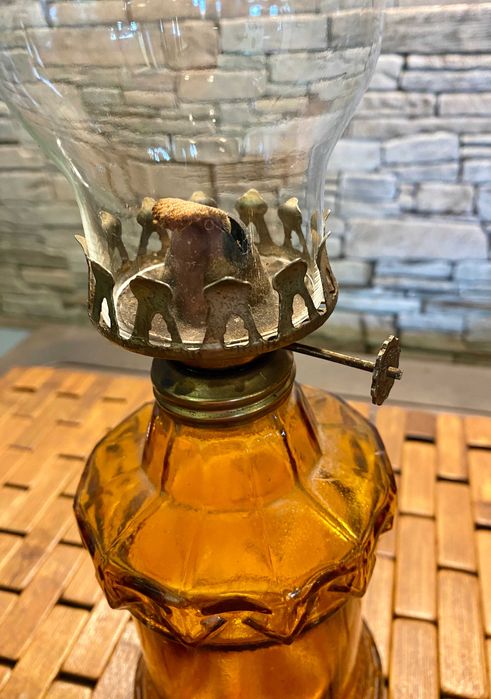 #0005# Комплект: Керосинова лампа и 2 свещника. Франция. Винтидж.