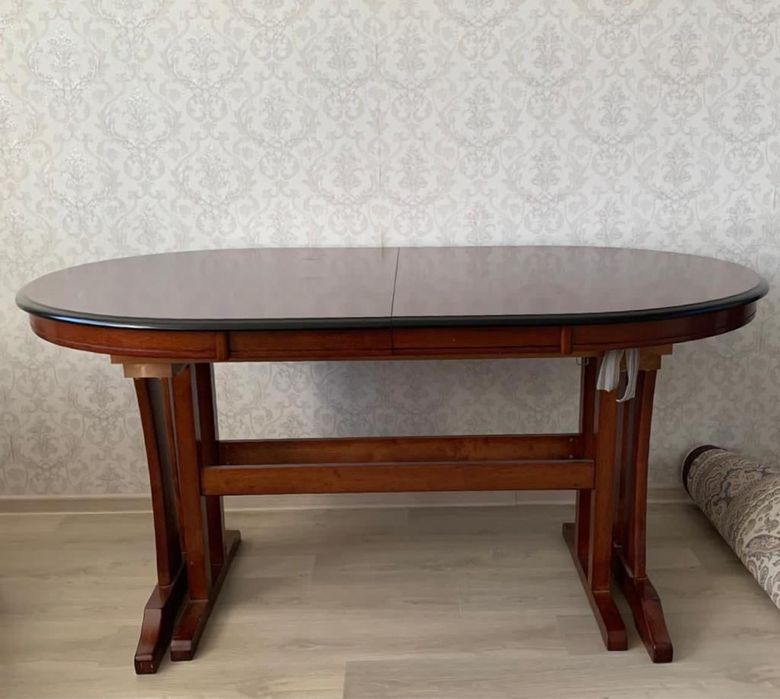 Продам стол мо стульями