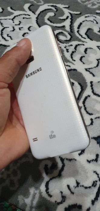 Telefon Samsung S5 S4 sotiladi