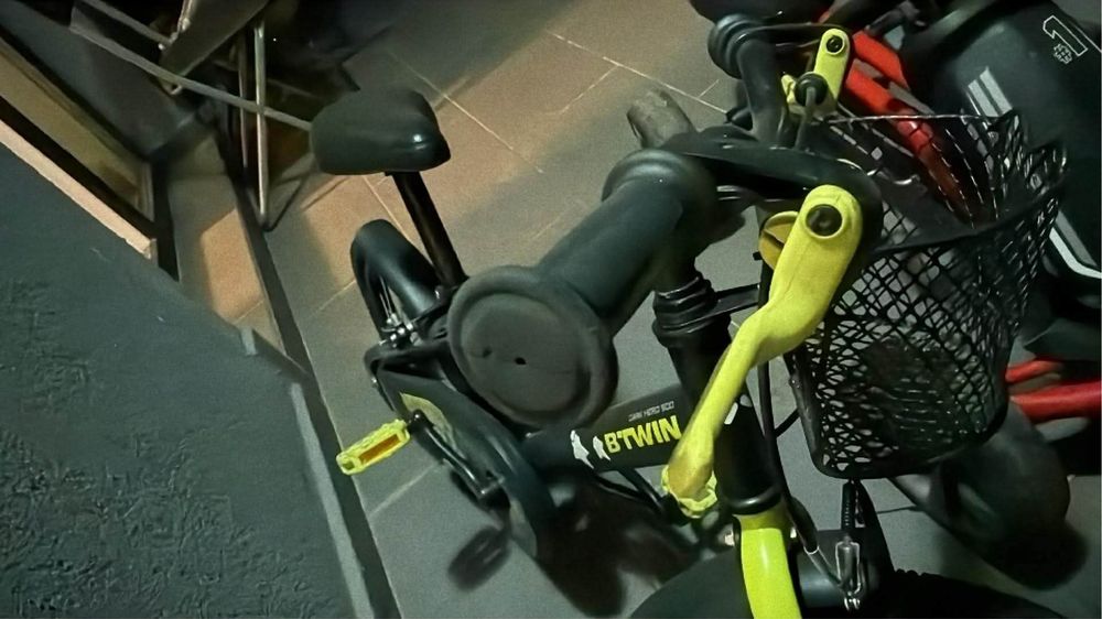 Vand Bicicleta B-Twin 16’ cu roti ajutatoare