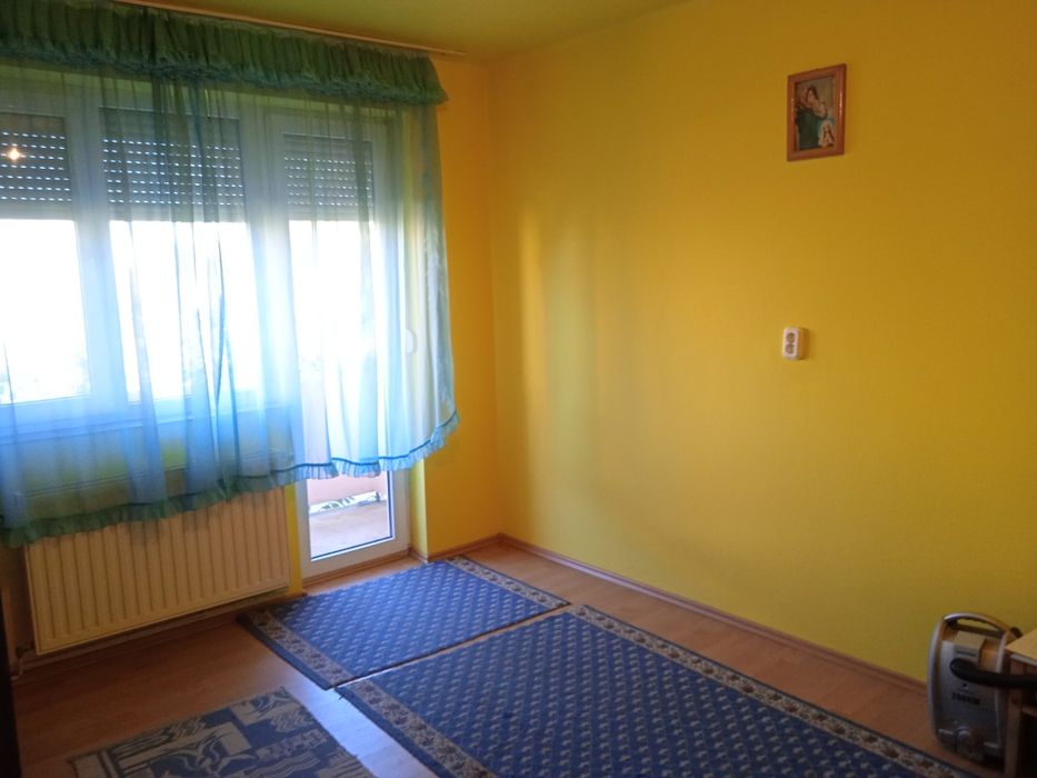 Apartament 2camere decomandat etaj1 Carei