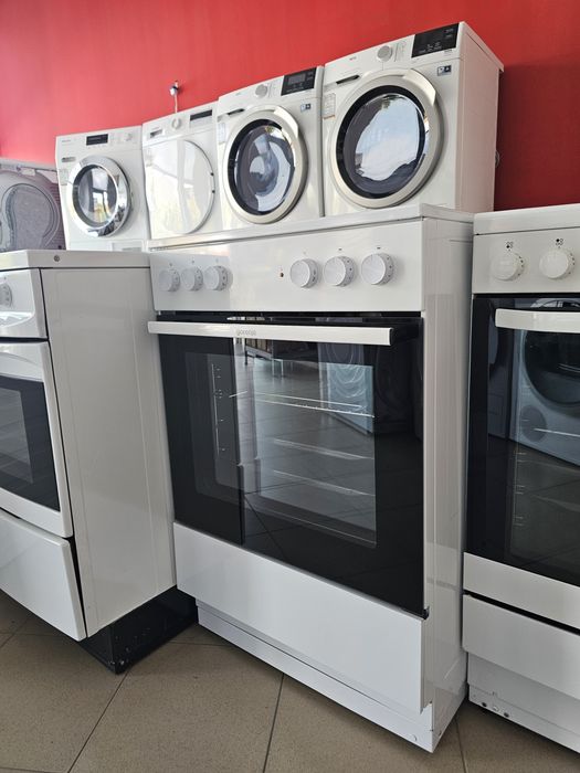 Свободностояща печка с керамичен плот Gorenje