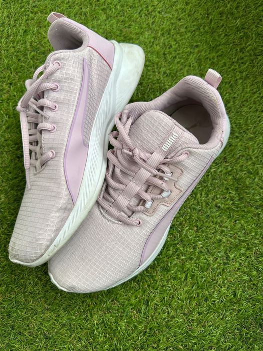 Маратонки Puma - черни и лилави и официални обувки