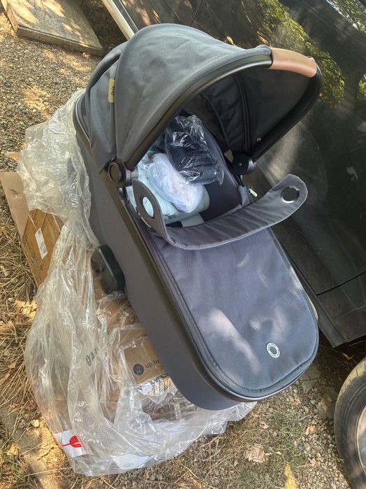 Maxi Cosi Adora 3 в 1 детска количка