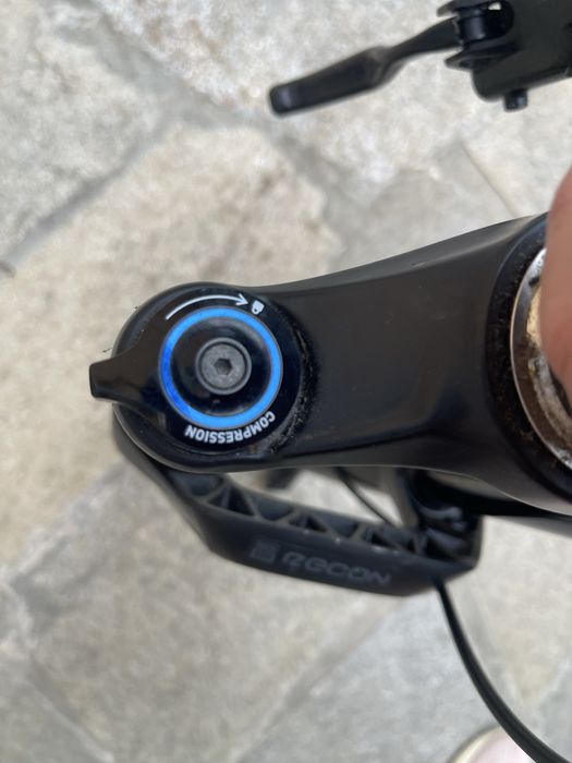 Вилка Rockshox Recon 29”