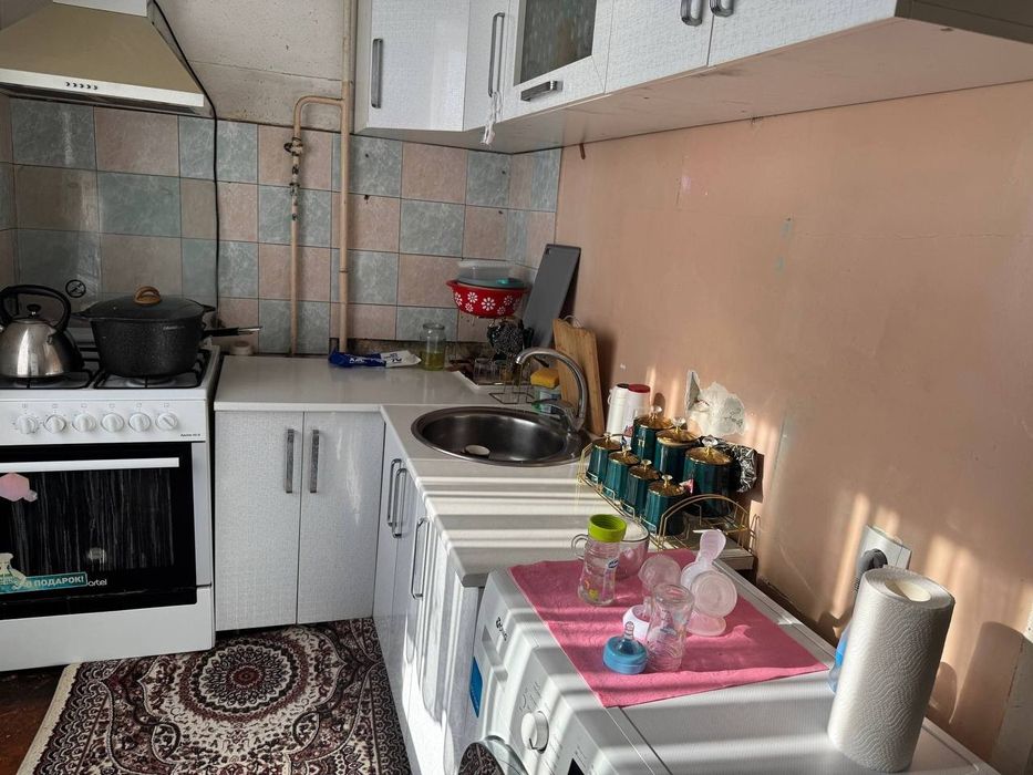 TTZ 2 da 2 xonali kvartira sotiladi