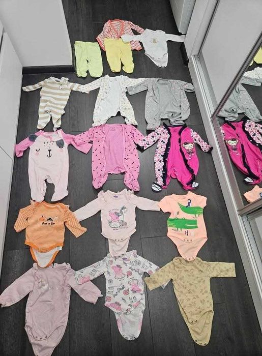 Vand loturi hainute fetite 0-6 luni