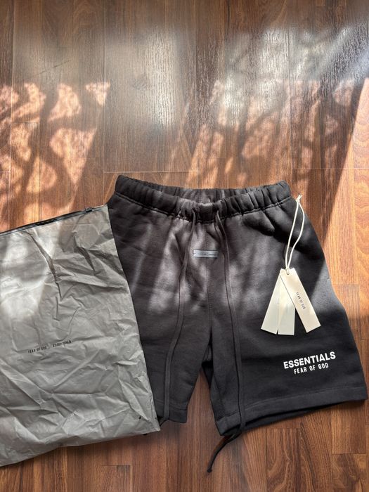 Essentials shorts два чифта