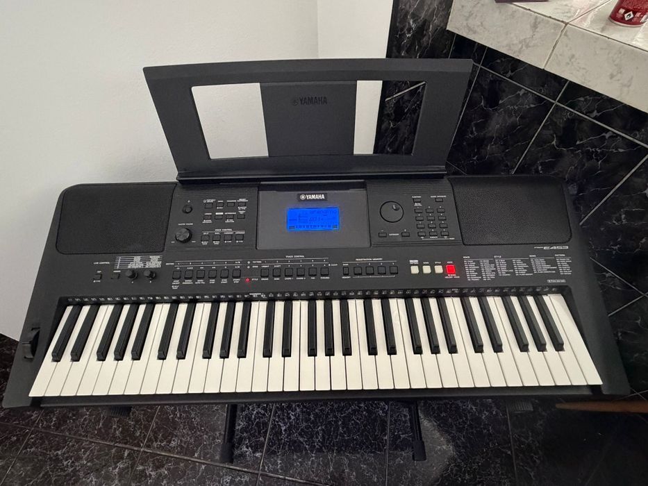 Orgă yamaha psr e453