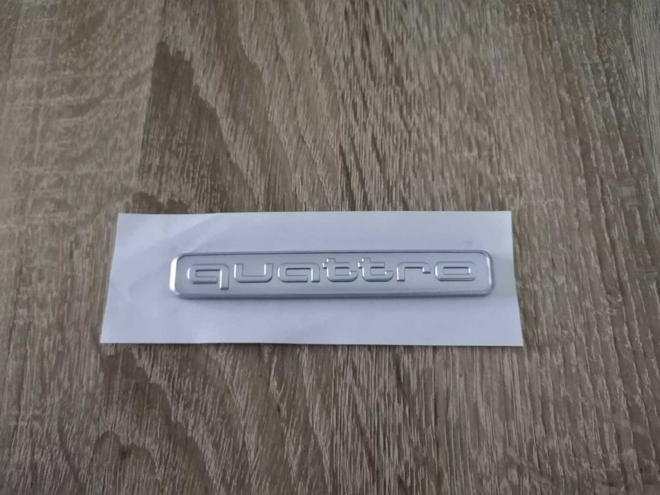 Ауди Куатро Audi Quattro емблема надпис сребриста