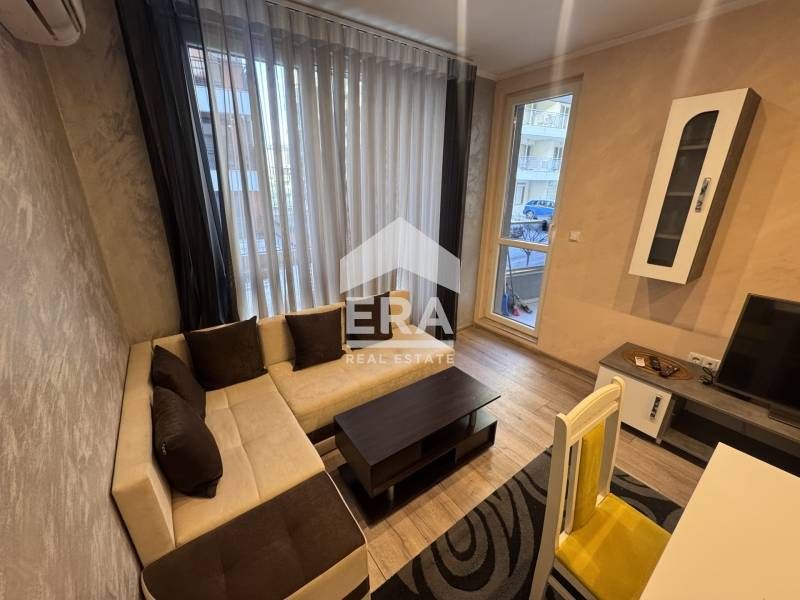 Ексклузивен двустаен обзаведен апартамент на 100 м от бул."Христо Смир