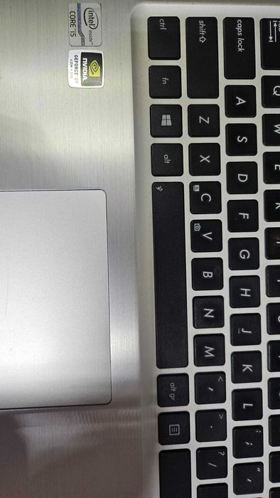 K56CM i5 1,7 ghz,8 gb mem.120+33 gb ssd