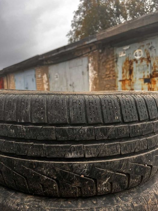 Pirelli 225 x 50 x 17