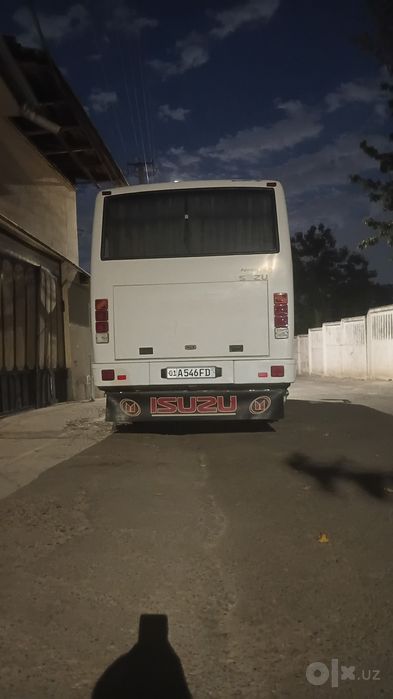 Isuzu avtobus 2017. Yil