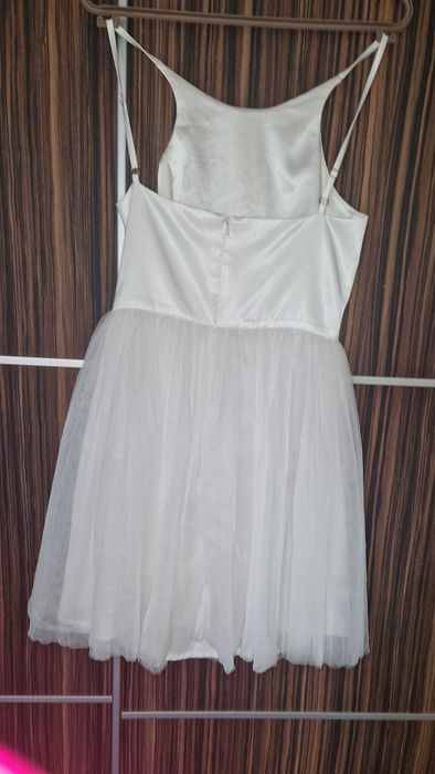 Бяля Рокля Юнона