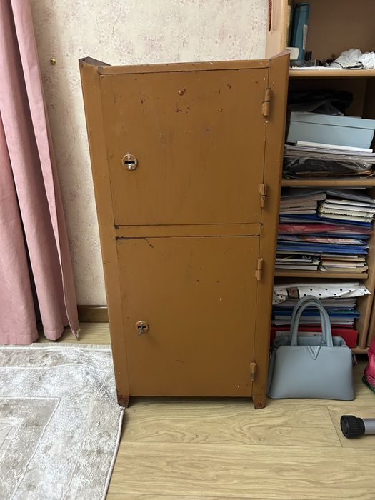 Сейф металлический