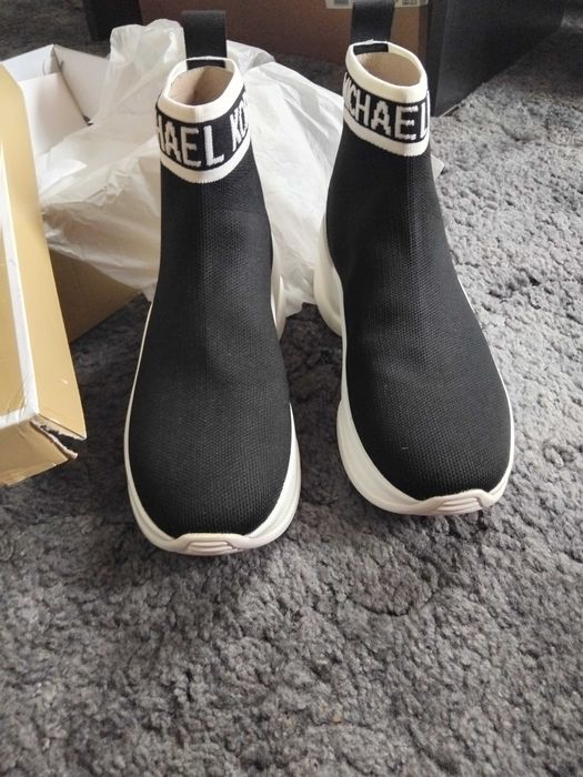 Чисто нови дамски високи маратонки Michael Kors (Sock Sneakers) – 40 номер (US 9)Доставено от USA