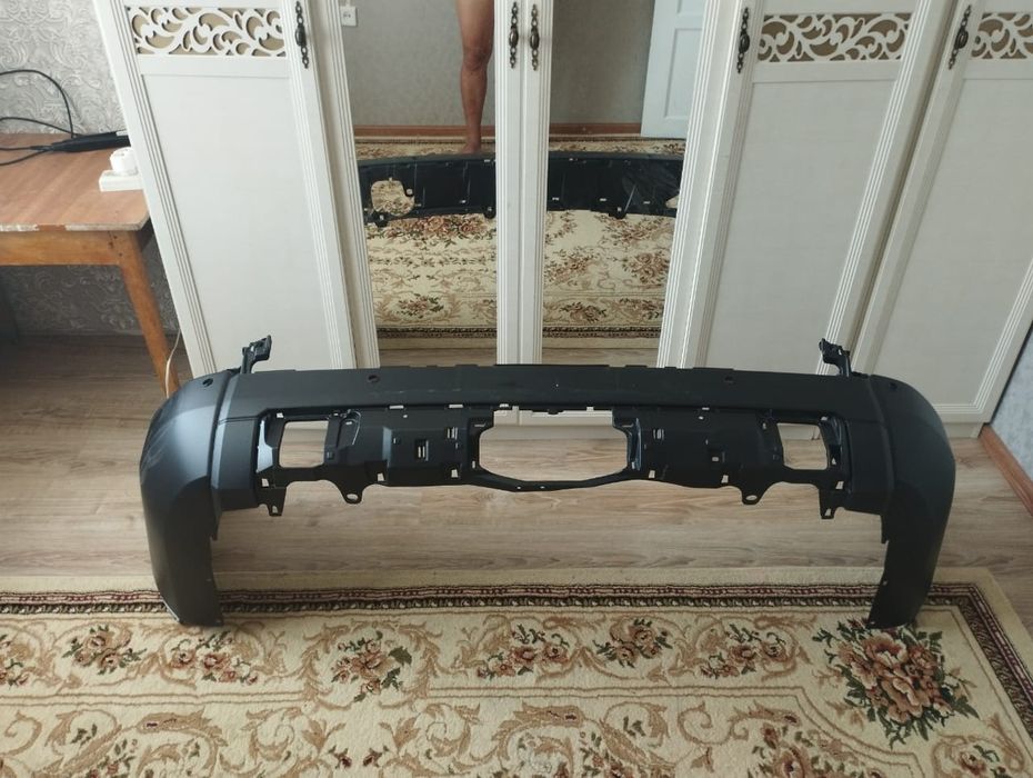 Продам задний бампер