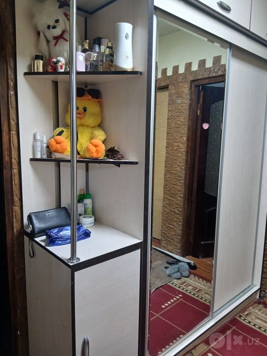 Прихожей шкаф продаётся