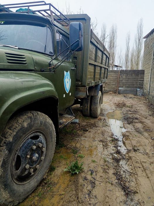 Zil sotiladi narxini kelishamiz