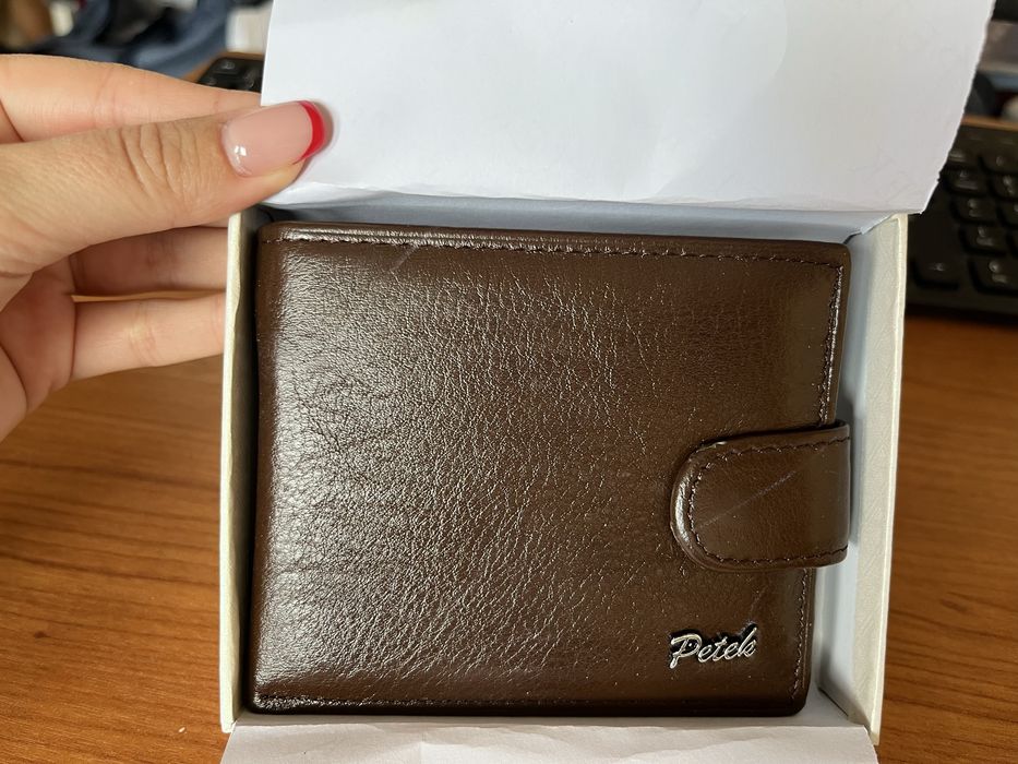Оригинални портмонета от естествена кожа Petek с кутия