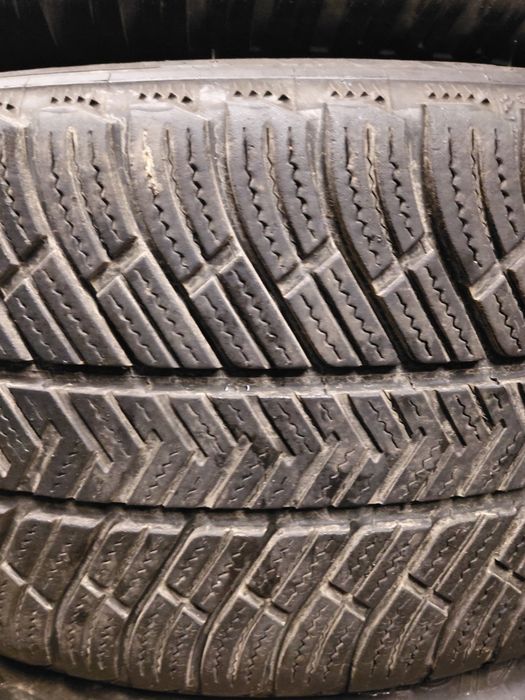 235/40/19" Michelin 4бр.гуми