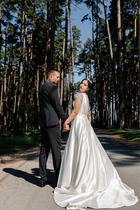 Rochie de mireasă din tafta cu trenă, A Line