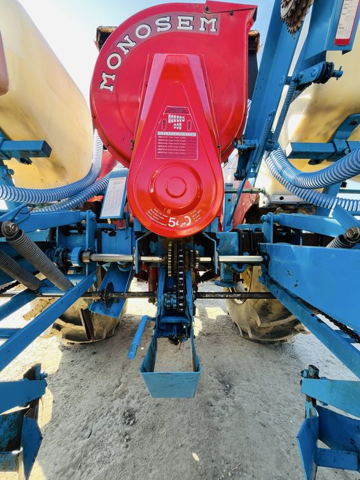 Semanatoare porumb monosem pe discuri NG