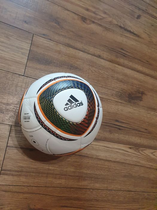 Vând minge fotbal Adidas  Jabulani