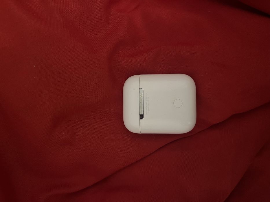 Продавам Apple Airpods 2