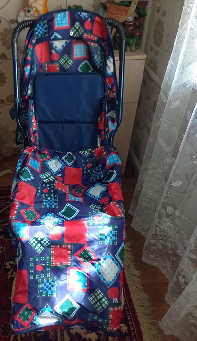 Продам прогулочную коляску