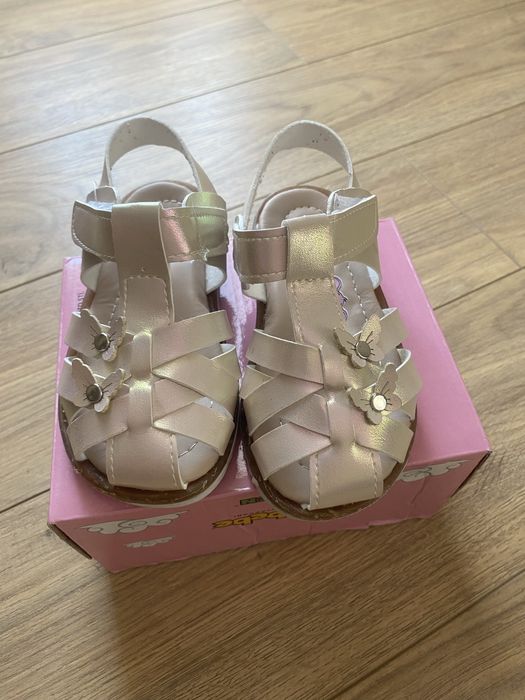 Детски сандали за момиче