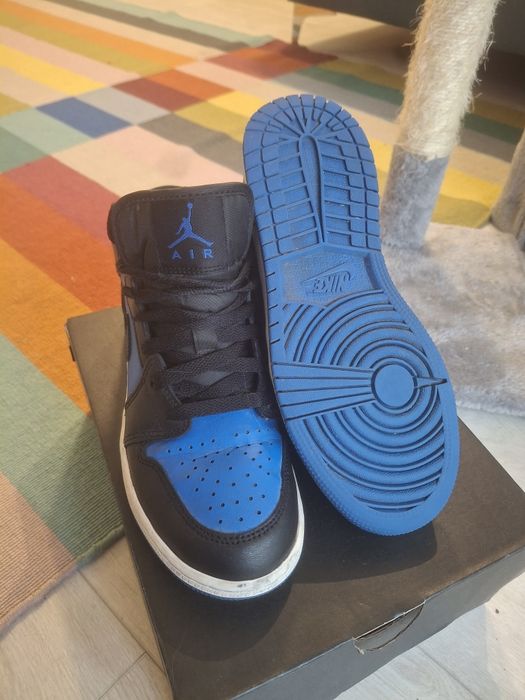 Оригинални маратонки Nike Air Jordan 1s Mid. 36 номер