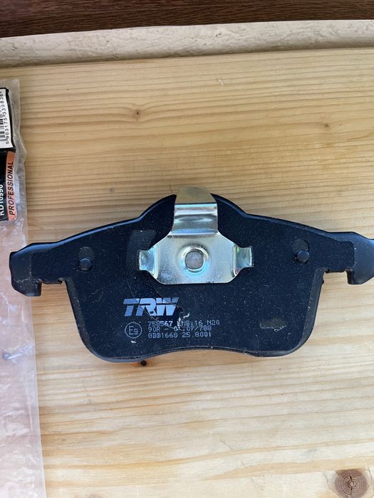 Placute frana  TRW   noi in  cutie  Opel