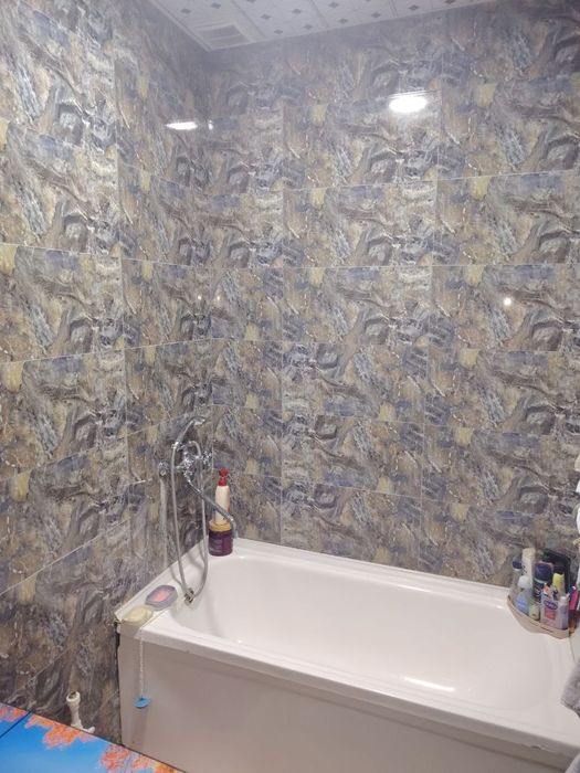 Продаю 1 комнатную  кв 13мкр 8дом