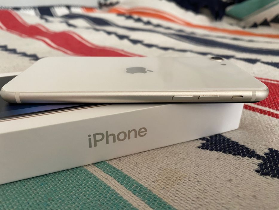 iPhone SE Gen3 Новый 64 Gb White