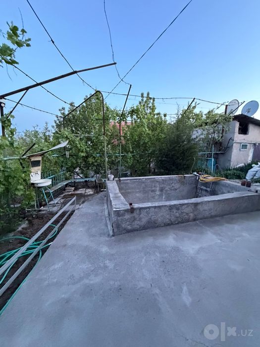 Продается загородный дом с бассейном