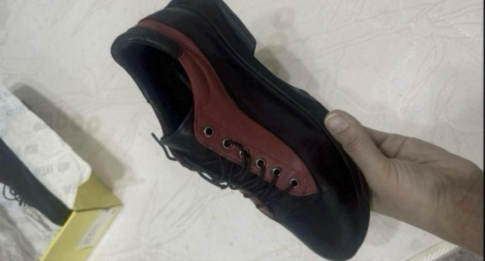 Кроссовки женские кожаные