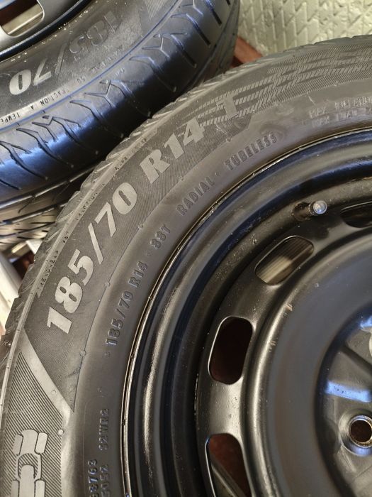 Продам резину на дисках.