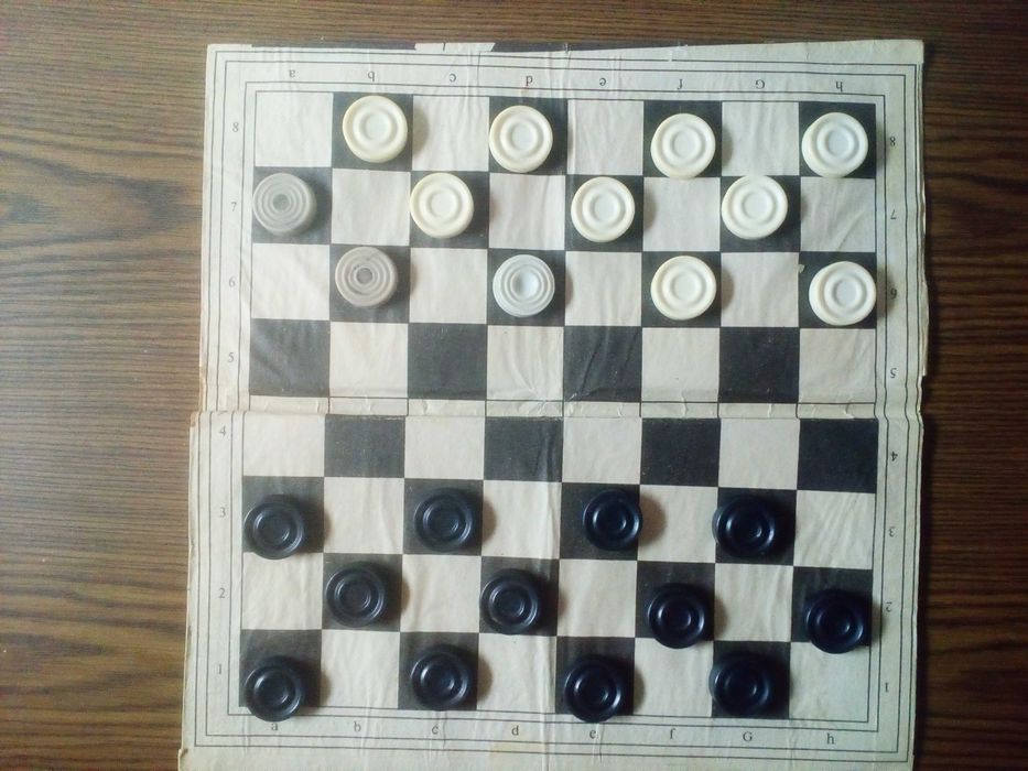 Шахматы и шашки состав пластик