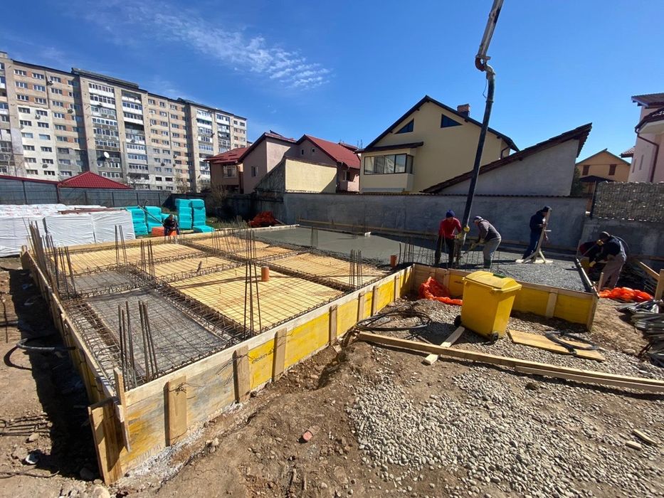 Popi metalici de închiriat 3,6m;4m.