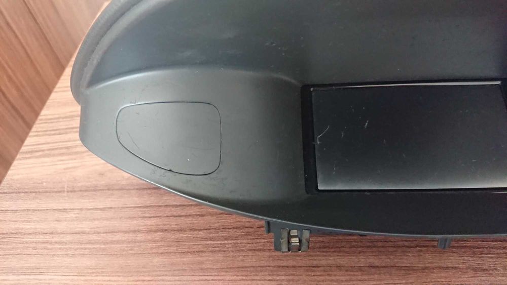 Продавам козирка за Laguna 2 със вградена Garmin навигация