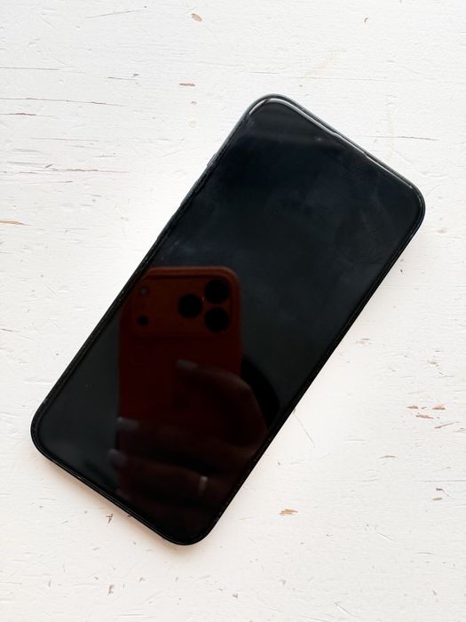 Iphone 13 в отличном слстоянии
