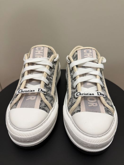 Дизайнерски дамски кецове