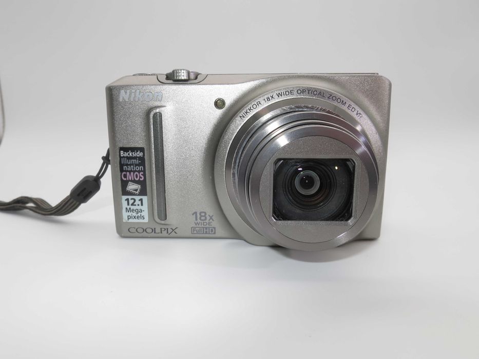 Nikon Coolpix S9100 компактен фотоапарат, дигитална камера с 18х оптичен зум, Full-HD видео, в отлично състояние, пълен комплект, работи перфектно