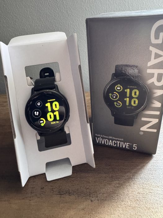 Garmin Vivoactive 5 + curea de schimb