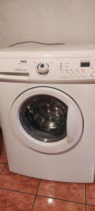Пералня Zanussi ZWG 7120K