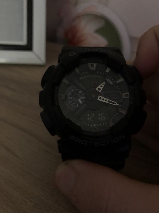 G-SHOCK ga-100L.