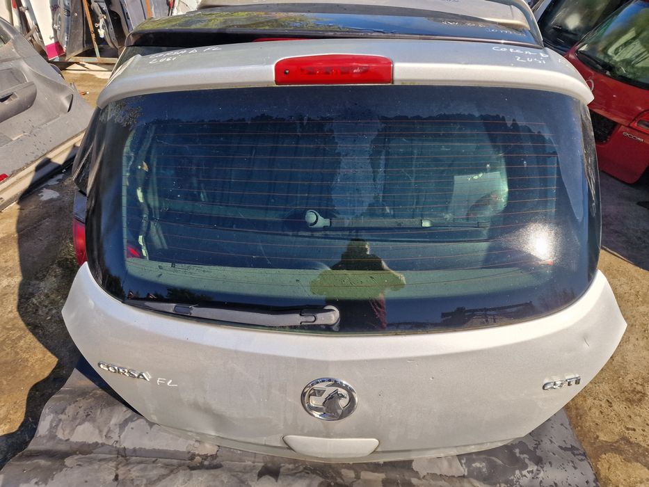 Haion cu luneta Opel Corsa D facelift model 2usi an 2010-2014