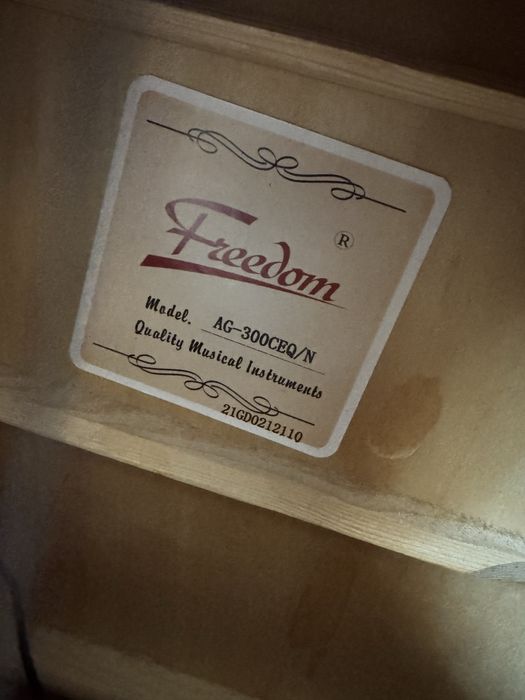Chitara electroacustica Freedom